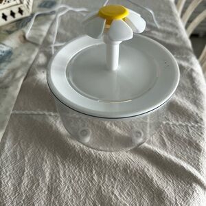 Small White and Yellow Flower pet water feeder